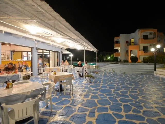 Hercules ホテル ファリラキ