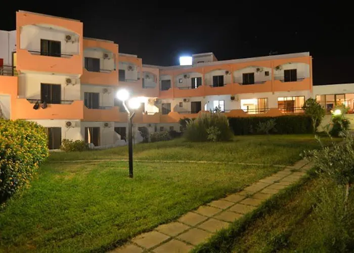 ホテル Hercules ファリラキ