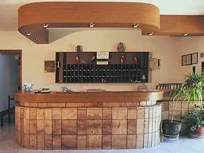 赫克里斯酒店 酒店 法里拉基